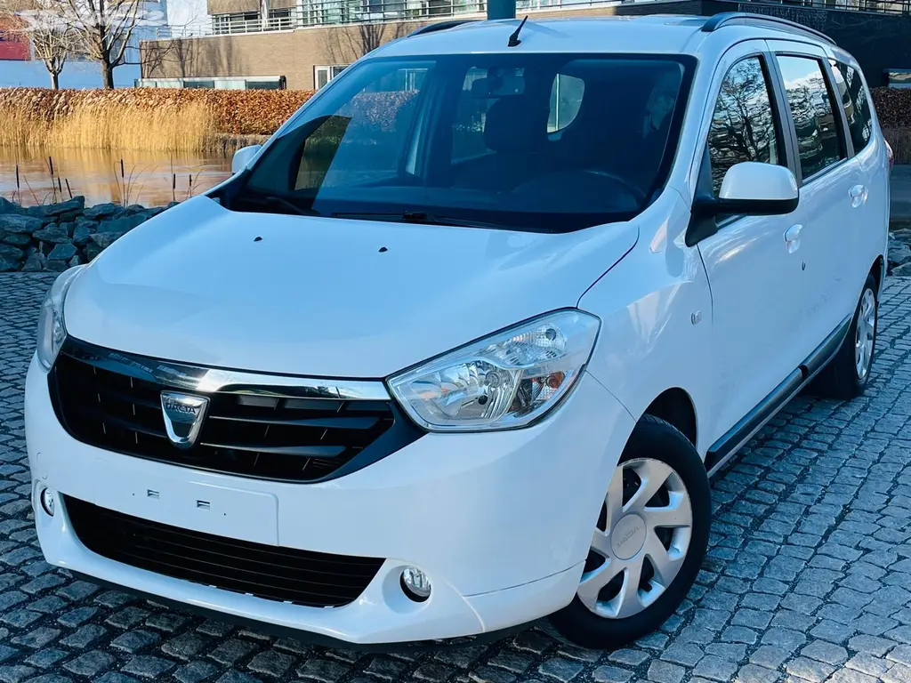 Dacia Lodgy, 1.2i 85KW MANUÁL KLIMATIZACE
